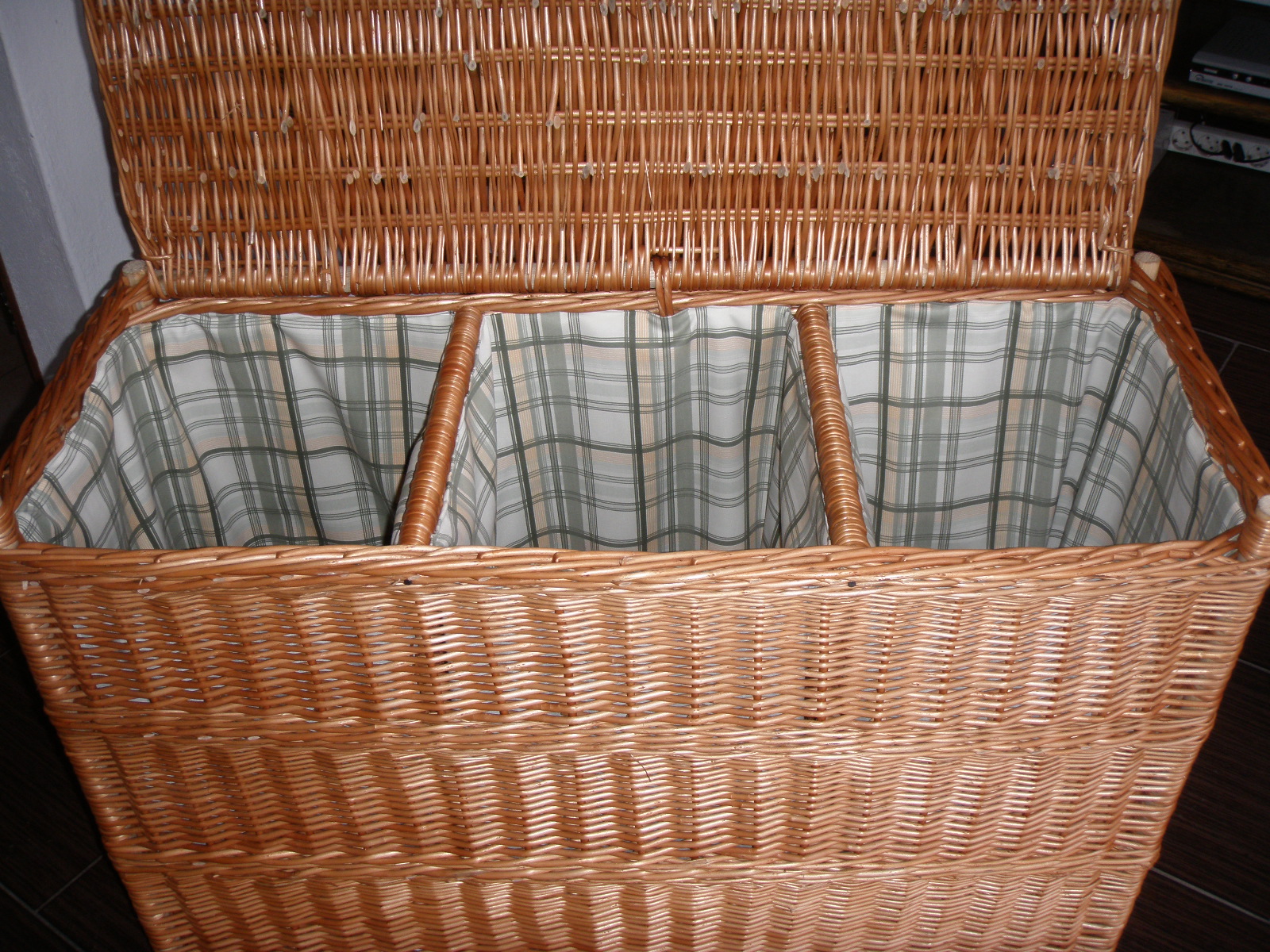 Wï¿½schetruhe - Wï¿½schesortierer 3 Abteile aus Korbweide uni CH240